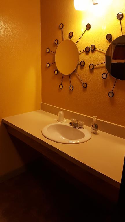 Earth Inn Motel - Jackson Luaran gambar