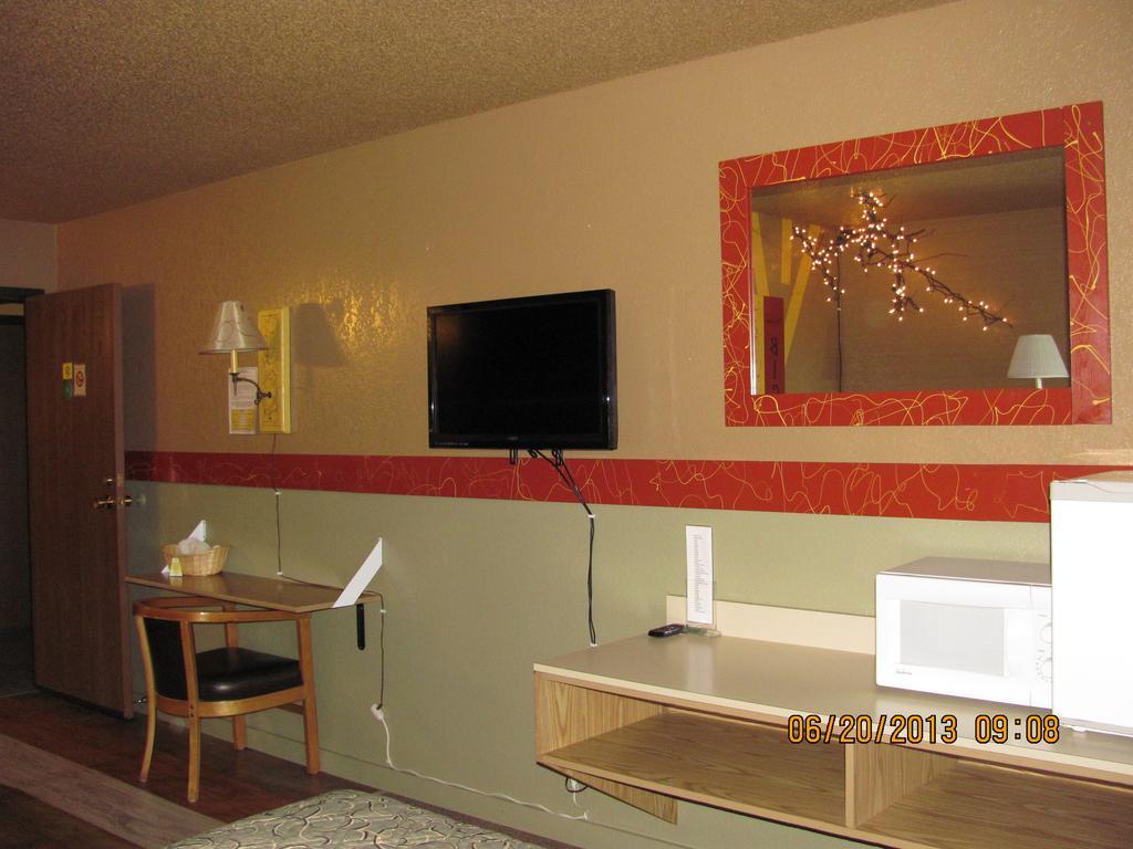 Earth Inn Motel - Jackson Luaran gambar